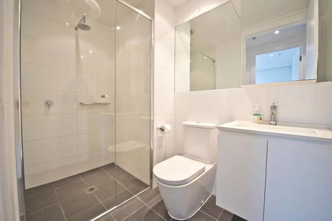 Luxury City Apt With Pool, Gym, Spa, Netflix - Accommodation Kalgoorlie 14