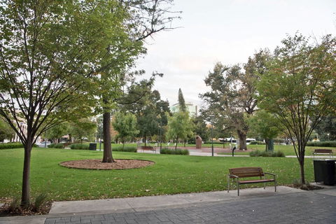 Luxury City Apt With Pool, Gym, Spa, Netflix - Accommodation Kalgoorlie 12