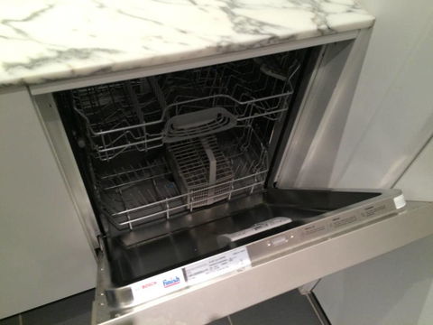 Luxury City Apt With Pool, Gym, Spa, Netflix - Accommodation Kalgoorlie 3