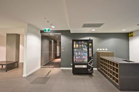 Luxury City Apt With Pool, Gym, Spa, Netflix - Accommodation Kalgoorlie 5