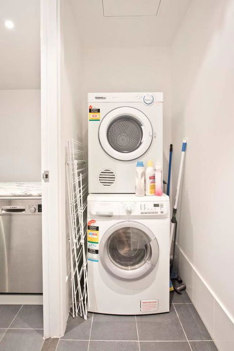 Luxury City Apt With Pool, Gym, Spa, Netflix - Accommodation Kalgoorlie 8