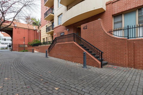 One Bedroom In Adelaideâ€™s East End FREE WIFI*Netflix*Parking - Accommodation Kalgoorlie 22