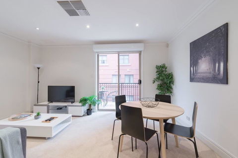 One Bedroom In Adelaideâ€™s East End FREE WIFI*Netflix*Parking - Accommodation Kalgoorlie 8