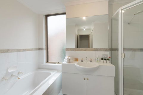 One Bedroom In Adelaideâ€™s East End FREE WIFI*Netflix*Parking - Accommodation Kalgoorlie 16