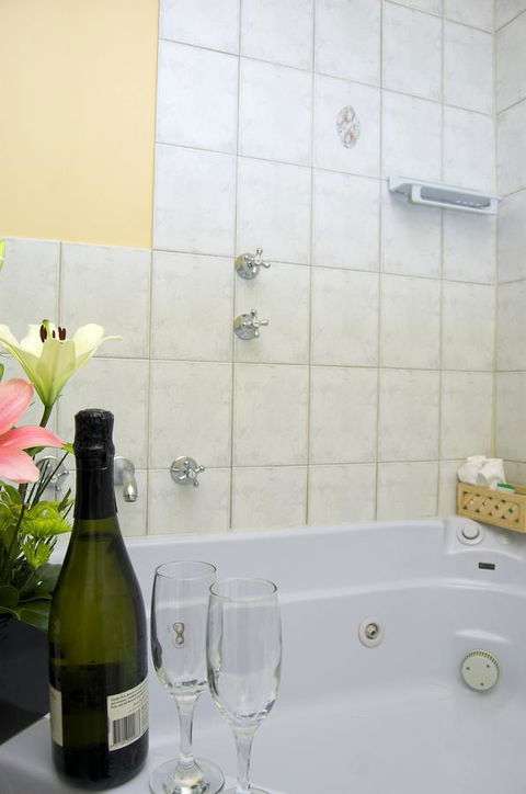 Victoria Hotel Strathalbyn - Accommodation Kalgoorlie 1