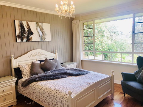 Stunning House With Beautiful Entertainment Area!! - Accommodation Kalgoorlie 2