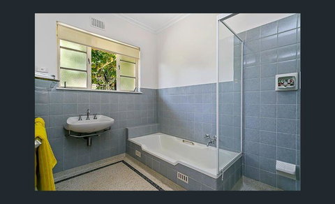 Stunning House With Beautiful Entertainment Area!! - Accommodation Kalgoorlie 11