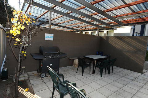 Glenelg Holiday Apartments-Ellis - Accommodation Kalgoorlie 2