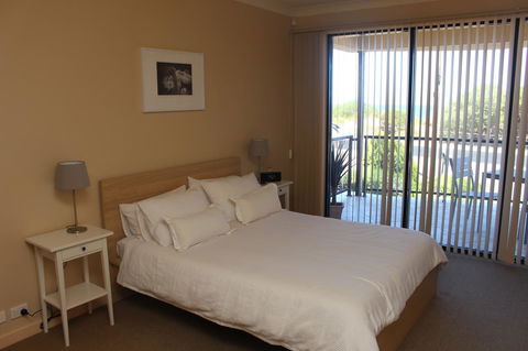 The Lighthouse - Beachfront Accommodation - Accommodation Kalgoorlie 1