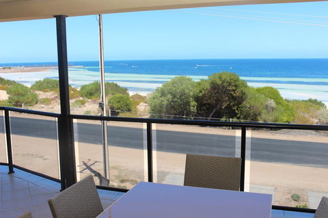 The Lighthouse - Beachfront Accommodation - Accommodation Kalgoorlie 9