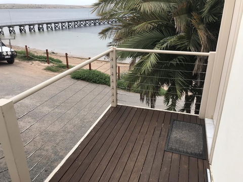 Beachside & Jetty View Apartment 6 - Captain\'s Apt - Accommodation Kalgoorlie 10