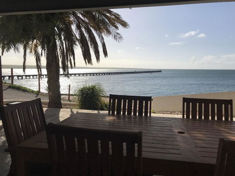 Beachside & Jetty View Apartment 6 - Captain\'s Apt - Accommodation Kalgoorlie 0