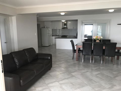 Beachside & Jetty View Apartment 6 - Captain\'s Apt - Accommodation Kalgoorlie 32