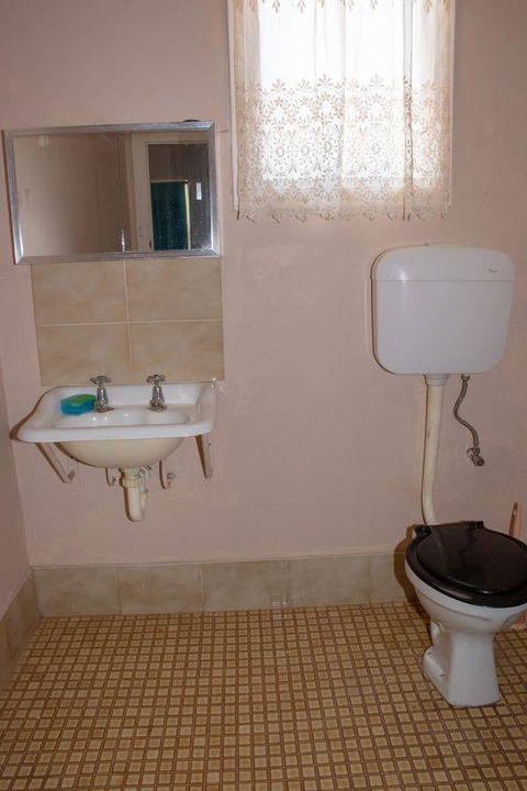 Kimba Units - Accommodation Kalgoorlie 3