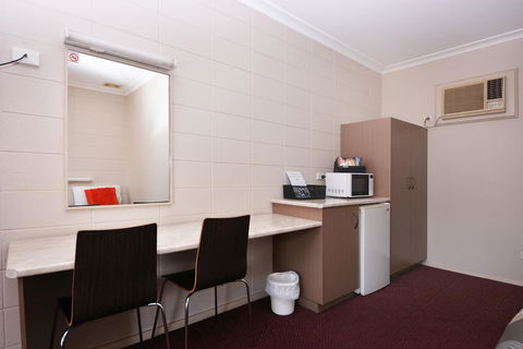 Motel Poinsettia - Accommodation Kalgoorlie 6