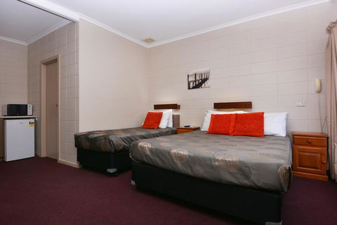 Motel Poinsettia - Accommodation Kalgoorlie 4