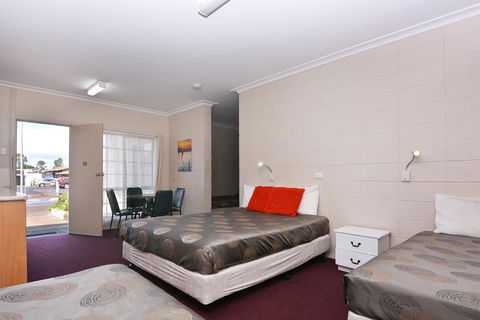 Motel Poinsettia - Accommodation Kalgoorlie 21