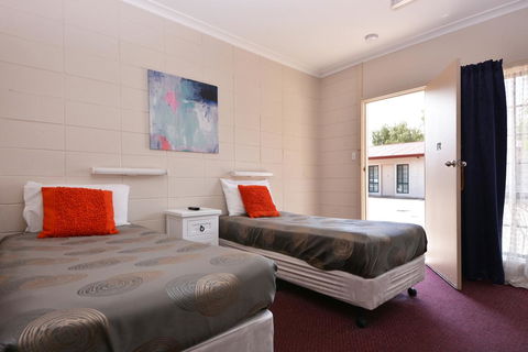 Motel Poinsettia - Accommodation Kalgoorlie 30