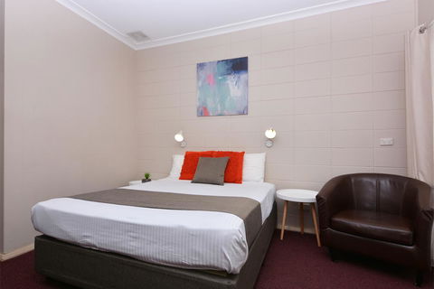 Motel Poinsettia - Accommodation Kalgoorlie 0