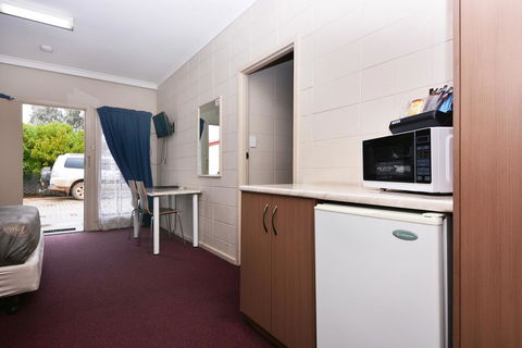 Motel Poinsettia - Accommodation Kalgoorlie 15