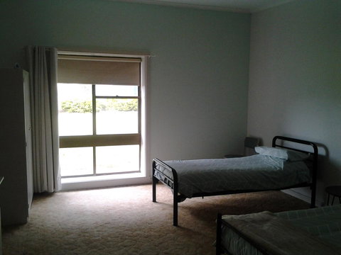 Hilltop Escape - Accommodation Kalgoorlie 4