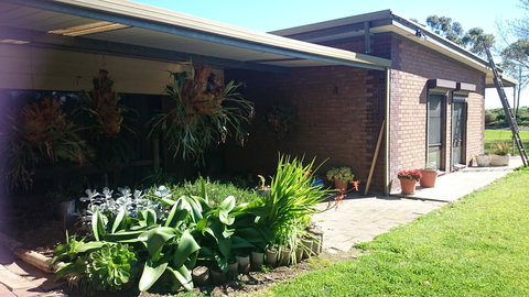 Hilltop Escape - Accommodation Kalgoorlie 10