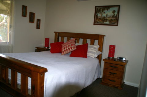 The Hakeas - Accommodation Kalgoorlie 2