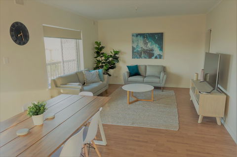 Henley Beach South, Amazing Views, Huge Private Balcony! - Accommodation Kalgoorlie 5