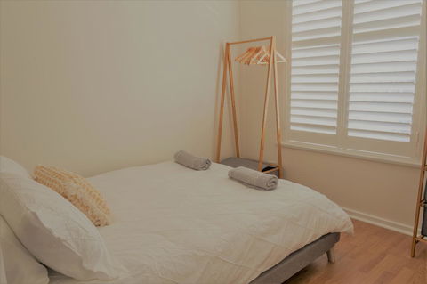 Henley Beach South, Amazing Views, Huge Private Balcony! - Accommodation Kalgoorlie 4
