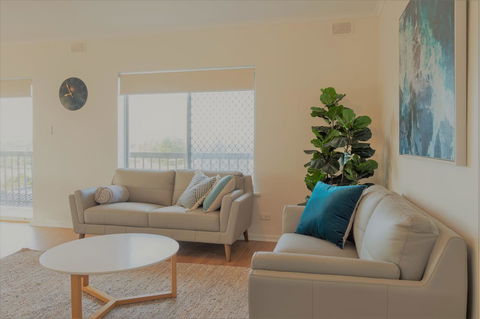 Henley Beach South, Amazing Views, Huge Private Balcony! - Accommodation Kalgoorlie 3