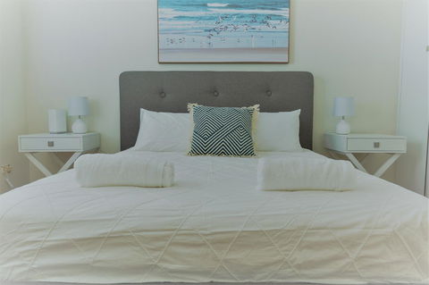 Henley Beach South, Amazing Views, Huge Private Balcony! - Accommodation Kalgoorlie 6