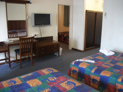 HotelMOTEL Adelaide - Accommodation Kalgoorlie 6