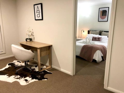 MODERN SPACIOUS 3 BR HOME - NEAR BEACH & AIRPORT - Accommodation Kalgoorlie 5