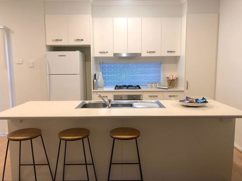 MODERN SPACIOUS 3 BR HOME - NEAR BEACH & AIRPORT - Accommodation Kalgoorlie 9