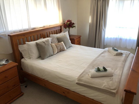 Rocks Retreat House With Sea Views - Accommodation Kalgoorlie 2