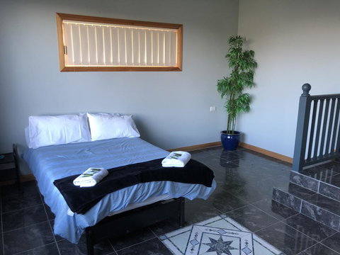 Rocks Retreat House With Sea Views - Accommodation Kalgoorlie 4