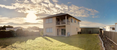 Rocks Retreat House With Sea Views - Accommodation Kalgoorlie 5