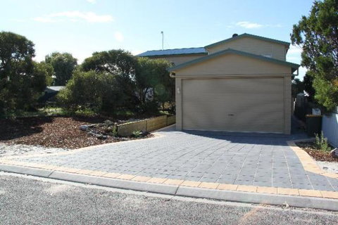 LAS ARENAS - The Sands - BEACH HOUSE - Accommodation Kalgoorlie 0