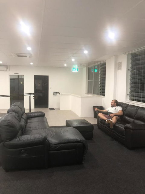 Perth City Backpackers Hostel - Note - Valid Passport Required To Check In - Accommodation Kalgoorlie 12