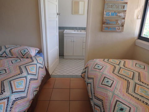 Lazy Lobster Holiday Units & Chalets - Accommodation Kalgoorlie 2