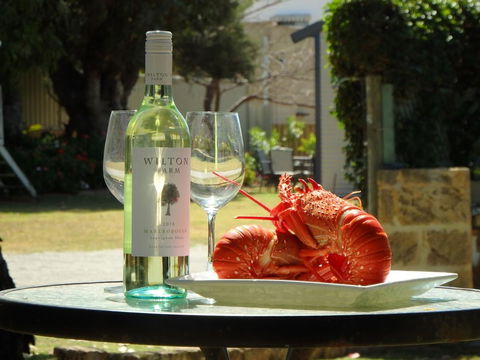 Lazy Lobster Holiday Units & Chalets - Accommodation Kalgoorlie 0