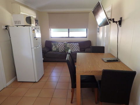 Lazy Lobster Holiday Units & Chalets - Accommodation Kalgoorlie 5