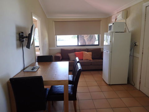 Lazy Lobster Holiday Units & Chalets - Accommodation Kalgoorlie 3