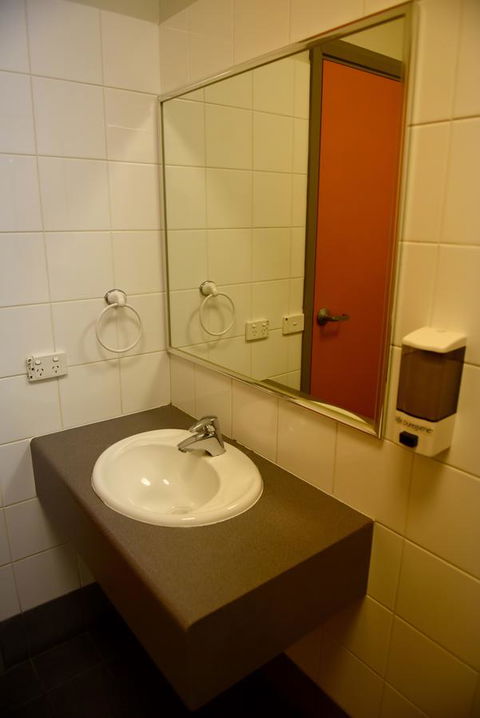 The Emperors Crown Hostel - Accommodation Kalgoorlie 36