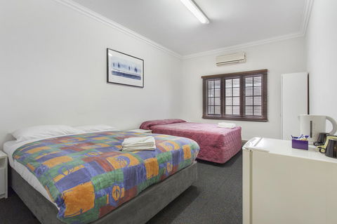 The Emperors Crown Hostel - Accommodation Kalgoorlie 16