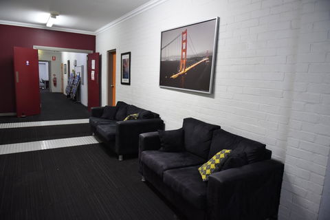 The Emperors Crown Hostel - Accommodation Kalgoorlie 9