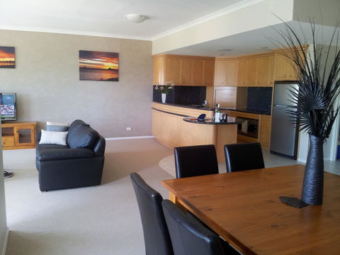 Boardwalk By The Beach - Accommodation Kalgoorlie 1