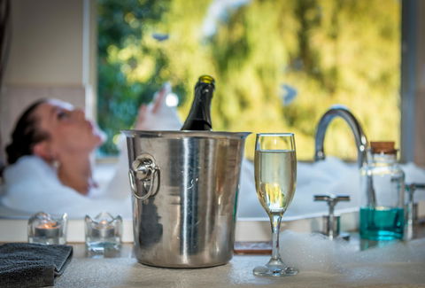 Chimes Spa Retreat - Accommodation Kalgoorlie 16