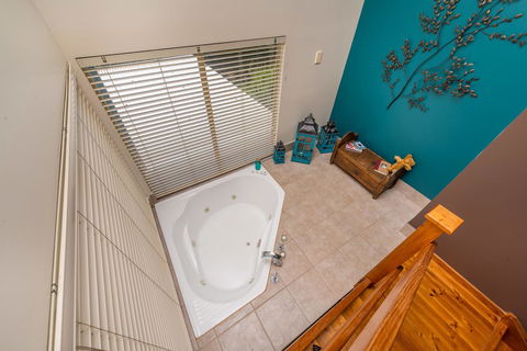 Chimes Spa Retreat - Accommodation Kalgoorlie 11