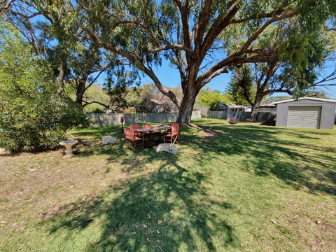 Just Chillin - Accommodation Kalgoorlie 0